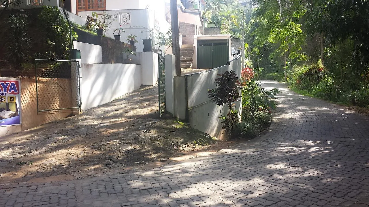 Shenaya Holiday Resort Kandy 2*,
